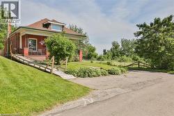 5 CLOVERDALE Avenue Brantford, ON N3R 3X7