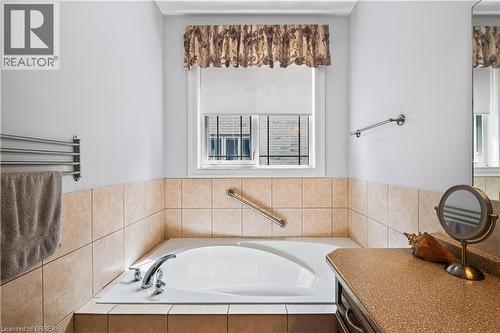 34 Pace Avenue, Brantford, ON - Indoor Photo Showing Bathroom