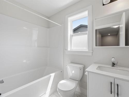 582B Herring Cove Road, Halifax, NS - Indoor Photo Showing Bathroom