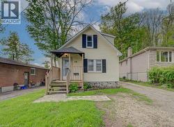 59 FOURTH Avenue  Cambridge, ON N1S 2E2