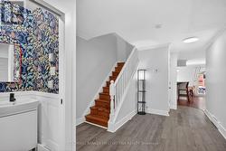 Foyer - 