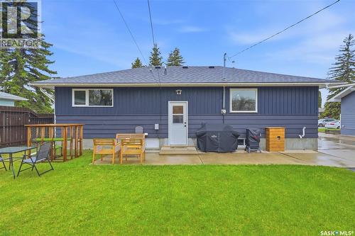 2417 Hanover Avenue, Saskatoon, SK - Outdoor
