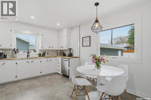 2417 Hanover Avenue, Saskatoon, SK - Indoor Photo Showing Dining Room