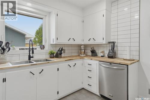 2417 Hanover Avenue, Saskatoon, SK - Indoor Photo Showing Kitchen With Double Sink