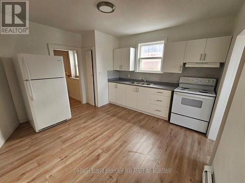 UPPER - 832 KING STREET , Port Colborne (Main Street), Ontario L3K 4J5 4