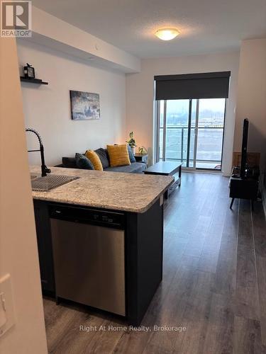 416 - 5055 Greenlane Road, Lincoln (Lincoln Lake), ON - Indoor Photo Showing Kitchen