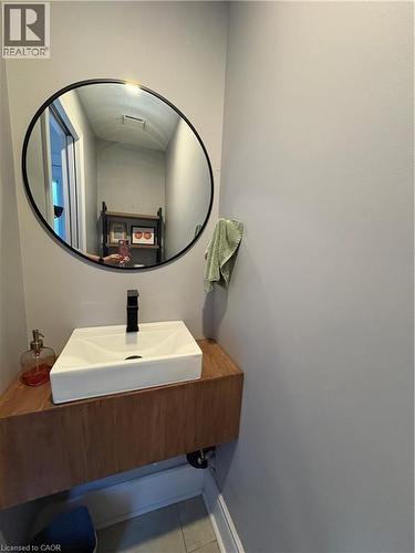 40 Hess Street N, Hamilton, ON - Indoor Photo Showing Other Room