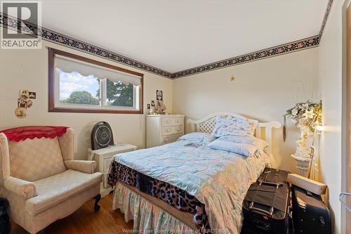 10575 Mulberry Drive, Windsor, ON - Indoor Photo Showing Bedroom