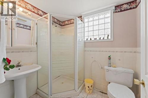 10575 Mulberry Drive, Windsor, ON - Indoor Photo Showing Bathroom