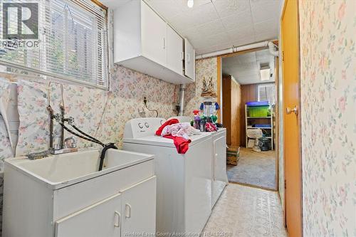 10575 Mulberry Drive, Windsor, ON - Indoor Photo Showing Laundry Room