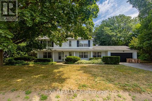 9 LAURELEAF ROAD  Markham, ON L3T 2X2