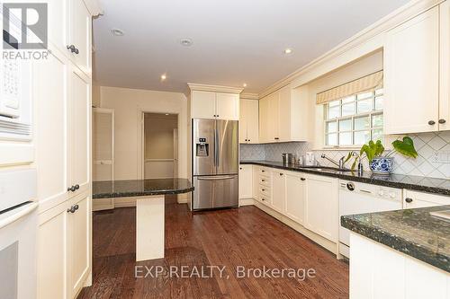 9 Laureleaf Road, Markham, ON - Indoor Photo Showing Kitchen