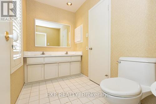 9 Laureleaf Road, Markham, ON - Indoor Photo Showing Bathroom