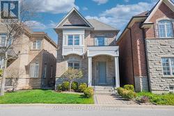 22 MAYAPPLE LANE N Richmond Hill, ON L4E 1B8
