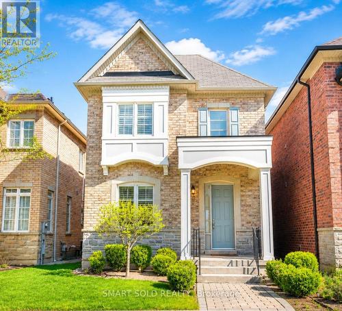 22 MAYAPPLE LANE N  Richmond Hill, ON L4E 1B8