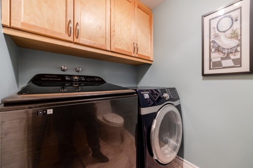 Salle d'eau - 218 Rue Du Niagara, Kirkland, QC - Indoor Photo Showing Laundry Room