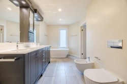 Salle de bains attenante à la CCP - 