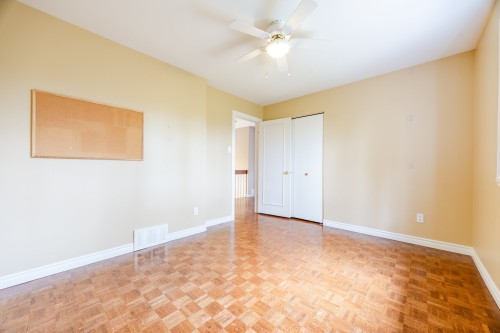 Chambre à coucher - 218 Rue Du Niagara, Kirkland, QC - Indoor Photo Showing Other Room