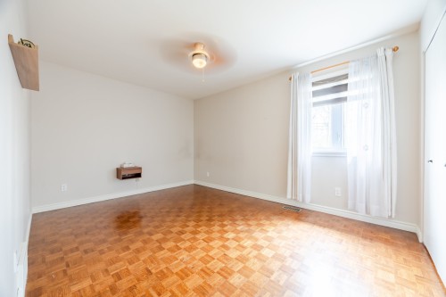 Chambre à coucher - 218 Rue Du Niagara, Kirkland, QC - Indoor Photo Showing Other Room