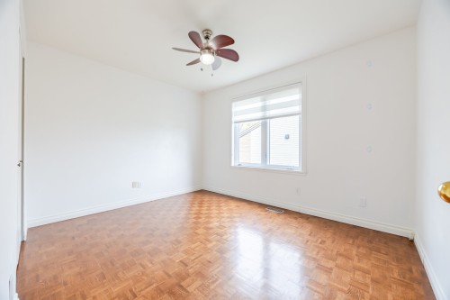Chambre à coucher - 218 Rue Du Niagara, Kirkland, QC - Indoor Photo Showing Other Room