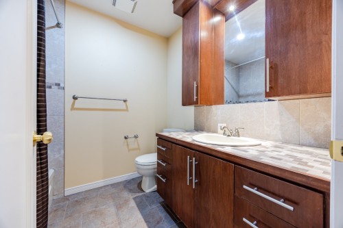 Salle de bains - 218 Rue Du Niagara, Kirkland, QC - Indoor Photo Showing Bathroom