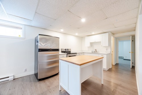 Salle de jeux - 218 Rue Du Niagara, Kirkland, QC - Indoor Photo Showing Kitchen