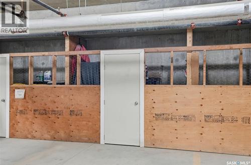 214 142 Pawlychenko Lane, Saskatoon, SK - Indoor Photo Showing Garage