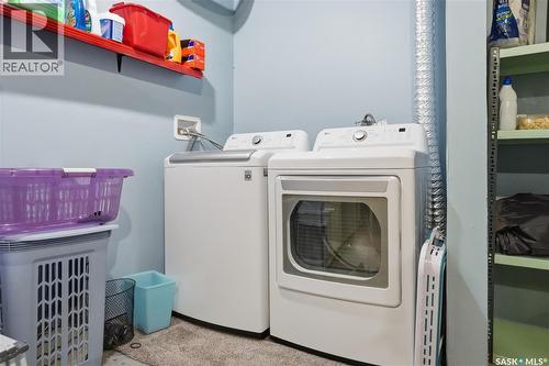 2838 Hartmann Crescent E, Regina, SK - Indoor Photo Showing Laundry Room
