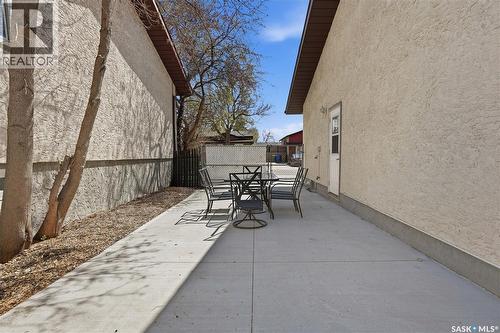 2838 Hartmann Crescent E, Regina, SK - Outdoor