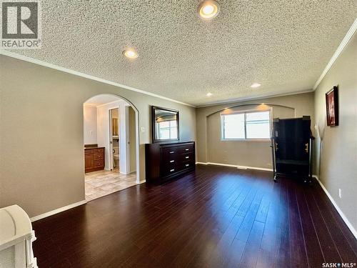 607 Beharrel Street, Oxbow, SK - Indoor