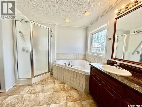 607 Beharrel Street, Oxbow, SK - Indoor Photo Showing Bathroom