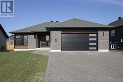 28 Noah DR Sault Ste. Marie, ON P6C 6E6