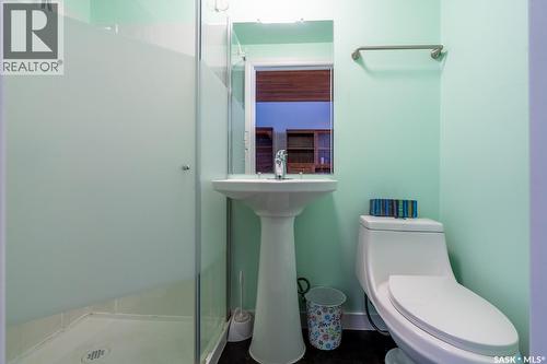 6 Hogarth Place, Regina, SK - Indoor Photo Showing Bathroom