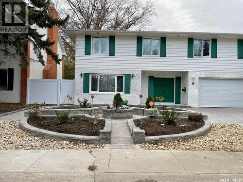 6 Hogarth Place, Regina, SK - Outdoor With Facade