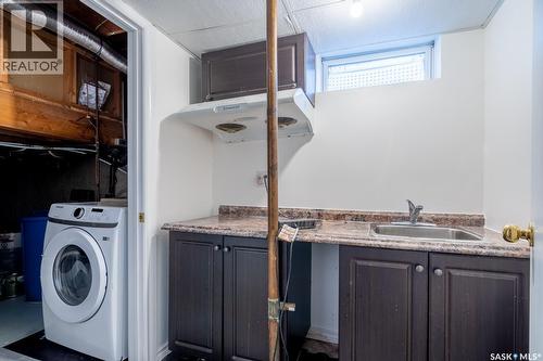 6 Hogarth Place, Regina, SK - Indoor Photo Showing Laundry Room
