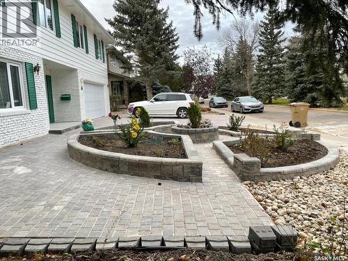 6 Hogarth Place, Regina, SK - Outdoor