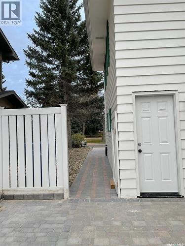 6 Hogarth Place, Regina, SK - Outdoor With Exterior