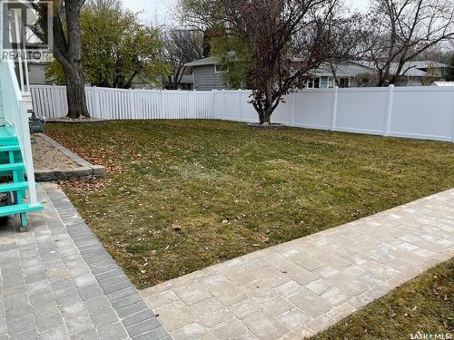 6 Hogarth Place, Regina, SK - Outdoor