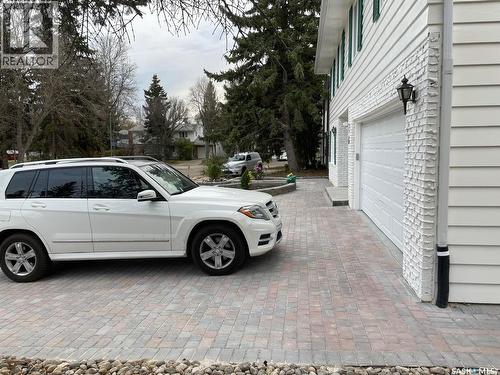 6 Hogarth Place, Regina, SK - Outdoor
