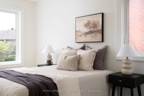 98 Dallimore Circle, Toronto, ON - Indoor Photo Showing Bedroom
