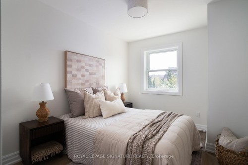 98 Dallimore Circle, Toronto, ON - Indoor Photo Showing Bedroom