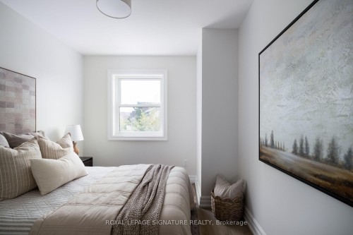 98 Dallimore Circle, Toronto, ON - Indoor Photo Showing Bedroom
