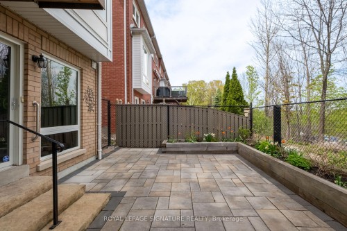 98 Dallimore Circle, Toronto, ON - Outdoor