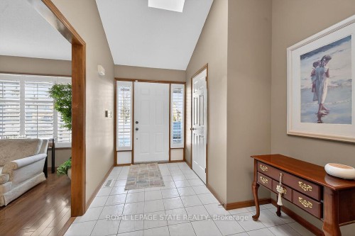 15 Gabriele Court, Hamilton, ON - Indoor Photo Showing Other Room