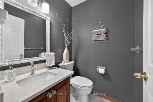 15 Gabriele Court, Hamilton, ON - Indoor Photo Showing Bathroom