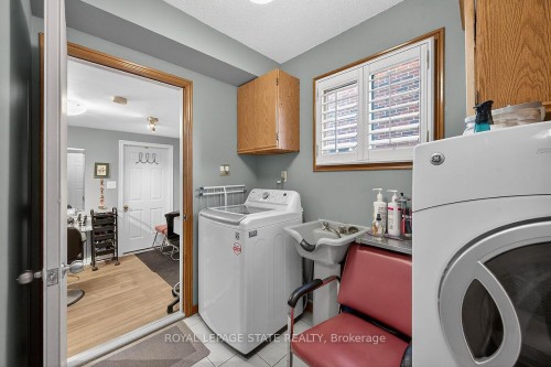 15 Gabriele Court, Hamilton, ON - Indoor Photo Showing Laundry Room