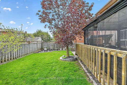 15 Gabriele Court, Hamilton, ON - Outdoor