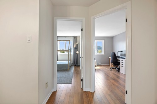 Hall d'entrée/Vestibule - 698 Rue Des Marquises, Beloeil, QC - Indoor Photo Showing Other Room