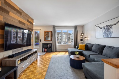 Salon - 698 Rue Des Marquises, Beloeil, QC - Indoor Photo Showing Living Room