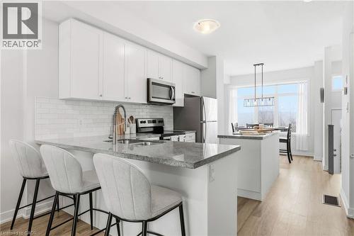 59 Markle Crescent, Ancaster, ON - Indoor Photo Showing Kitchen With Upgraded Kitchen